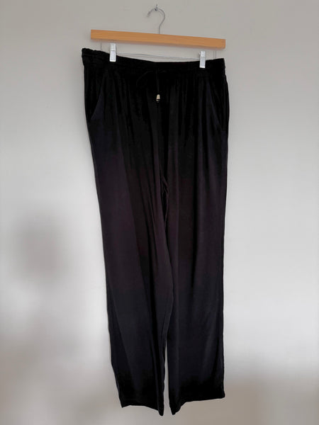 Black viscose pants - Size 16