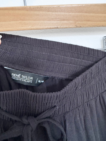 Black viscose pants - Size 16