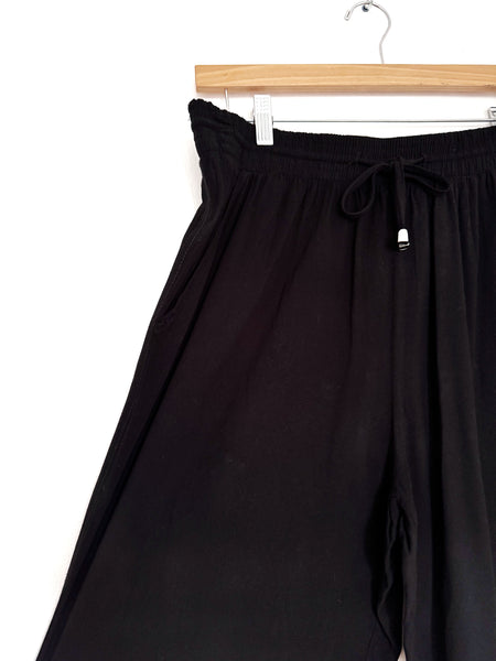 Black viscose pants - Size 16