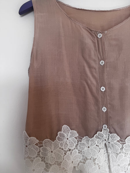 Beige lace top - Size Medium