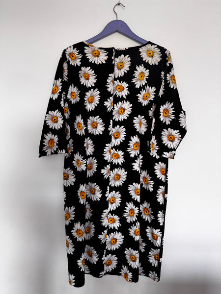 Black daisy dress - Size 46