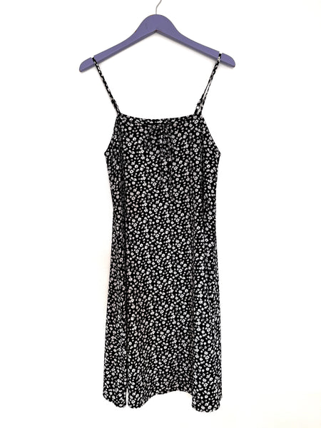 Black floral dress - Size Medium