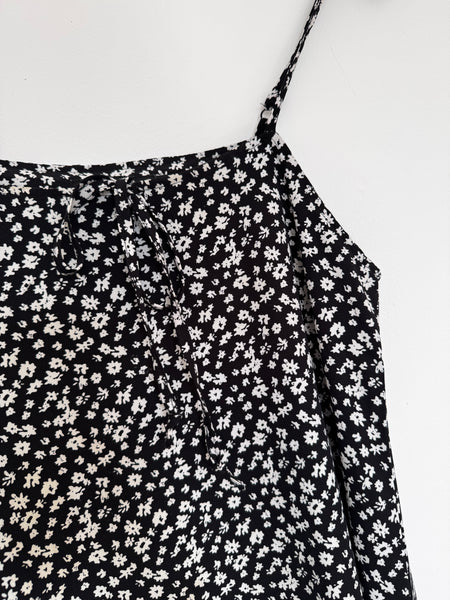 Black floral dress - Size Medium