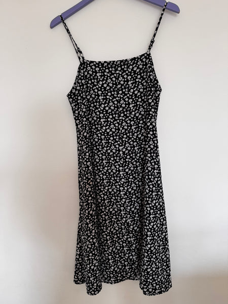 Black floral dress - Size Medium