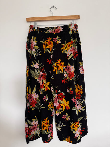 Black floral capris - Size 12