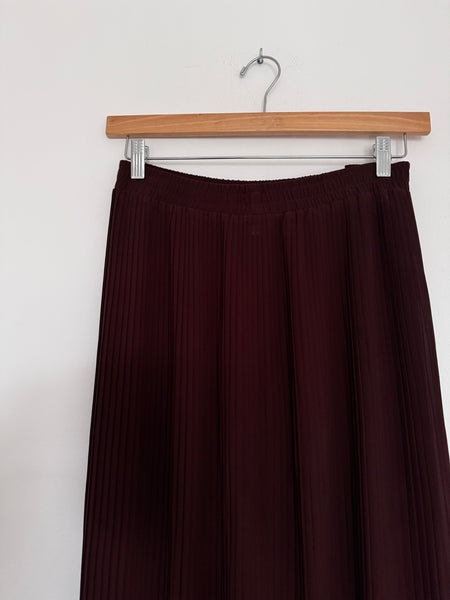 Chocolate pleat skirt - Size 44