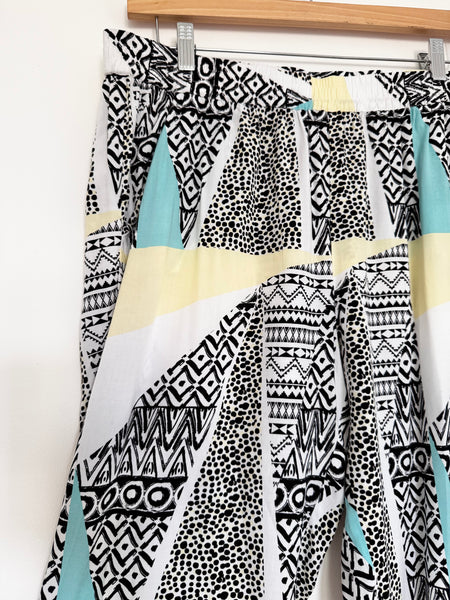 Patterned pants - Size 16