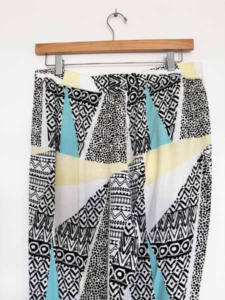 Patterned pants - Size 16