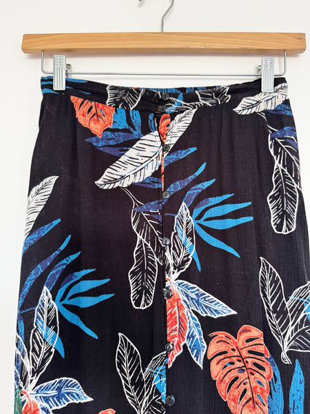 Black button skirt - Size 6