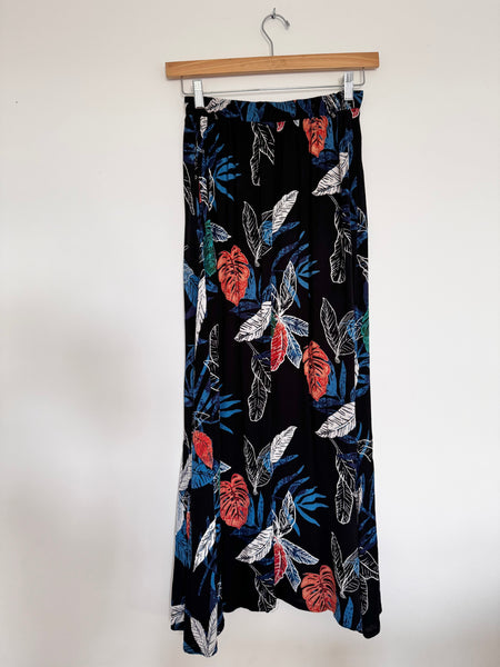 Black button skirt - Size 6