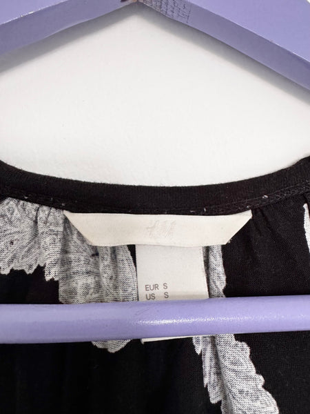 Black feather dress - Size Small