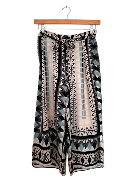 Patterned capri pants - Size 8