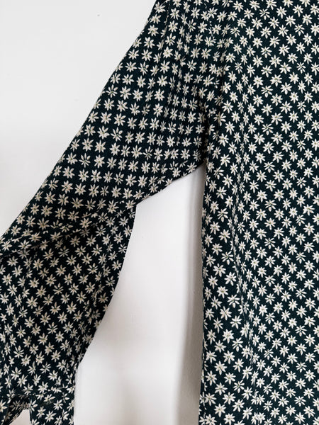 Forest green daisy blouse - Size 36