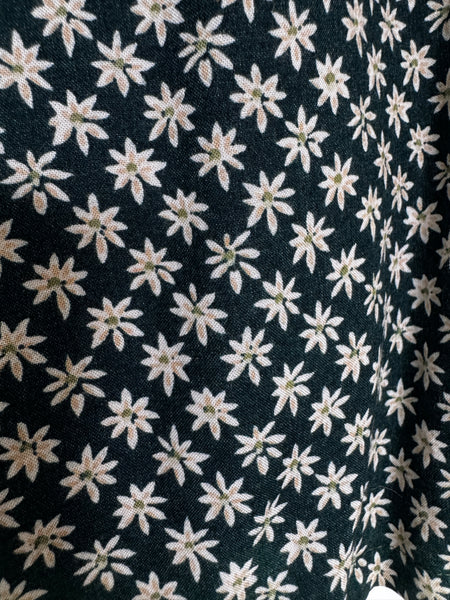Forest green daisy blouse - Size 36