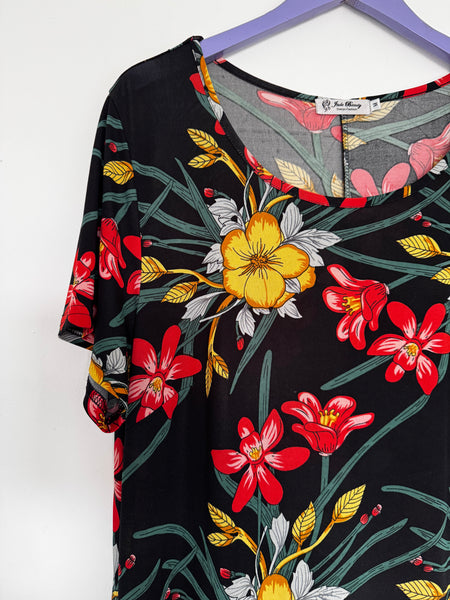 Black floral stretchy dress - Size Medium