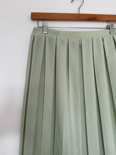 Green pleat skirt - Size 34