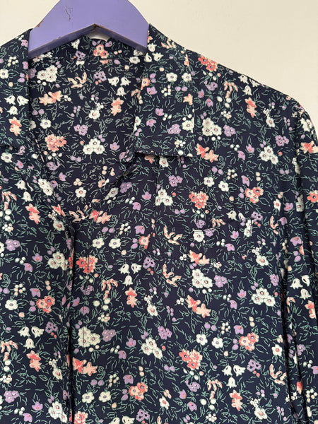 Blue floral blouse - Size Large