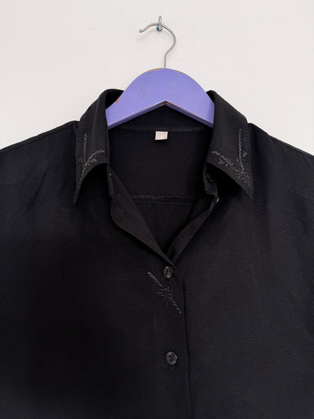 Black embroidered shirt - Size XL