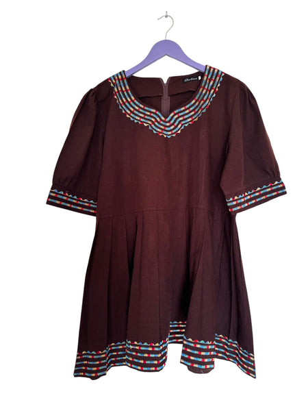 Chocolate embroidered top - Size XL