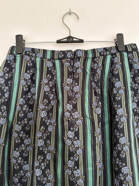 Green patterned skirt - Size Large