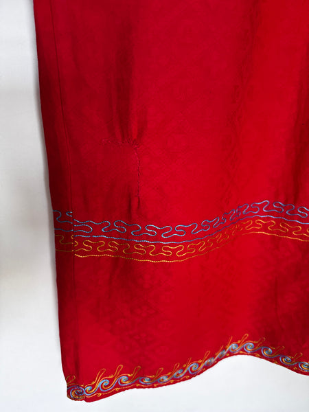Red embroidered dress - Size Large