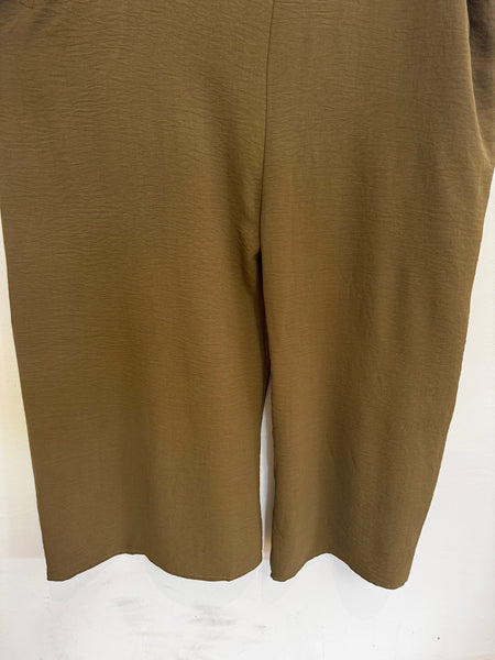 Khaki jumpsuit - Size L/XL