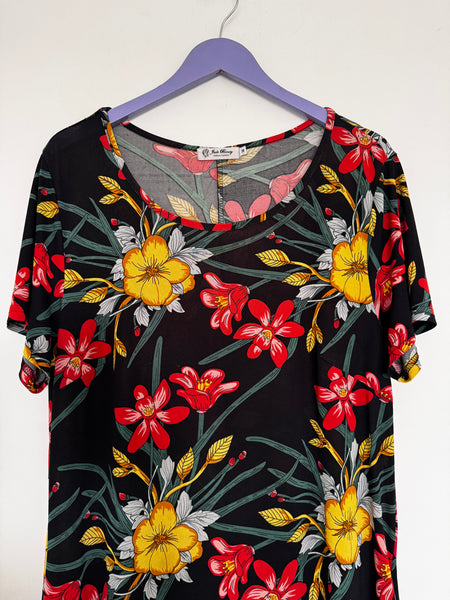 Black floral stretchy dress - Size Medium