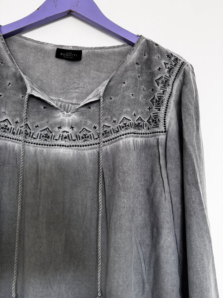 Grey washed dress - Size Medium