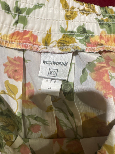Cream floral pleat skirt - Size 20