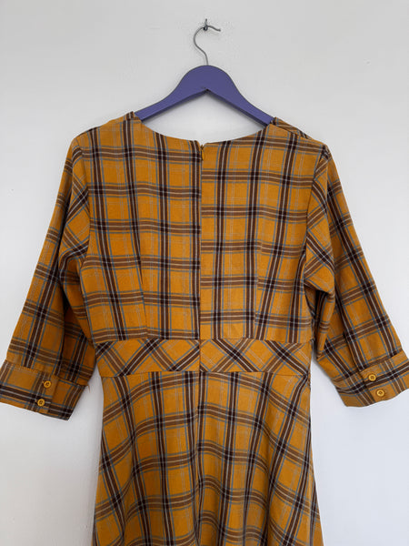 Mustard dress - Size XL (small cut)