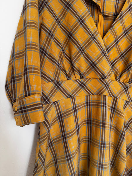 Mustard dress - Size XL (small cut)