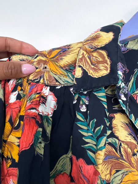 Black floral blouse - Size XL