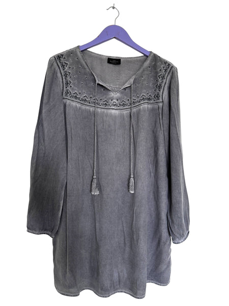 Grey washed dress - Size Medium