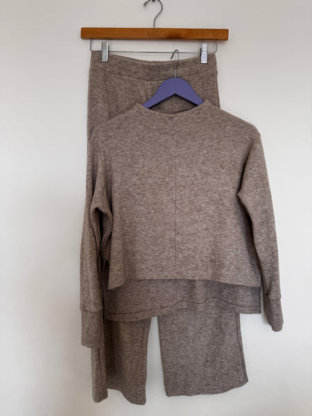 Sand knit set - Size Medium