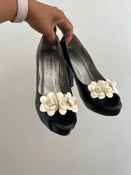 Black flower heels - Size 3