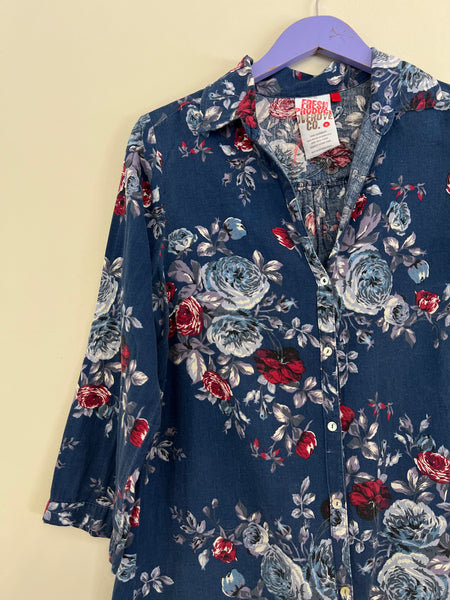 Blue floral shirt - Size Medium