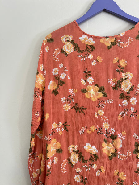 Peach floral dress - Size Medium