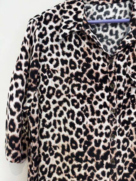 Animal print button dress - Size XL