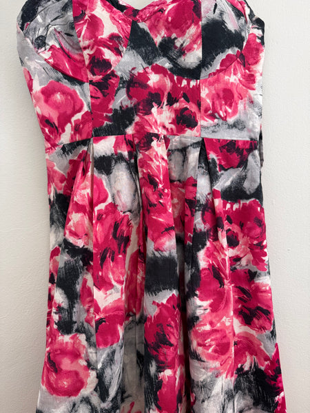 Pink rosy dress - Size Medium