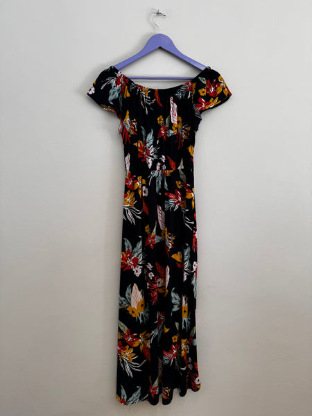 Black off-shoulder dress - Size 34