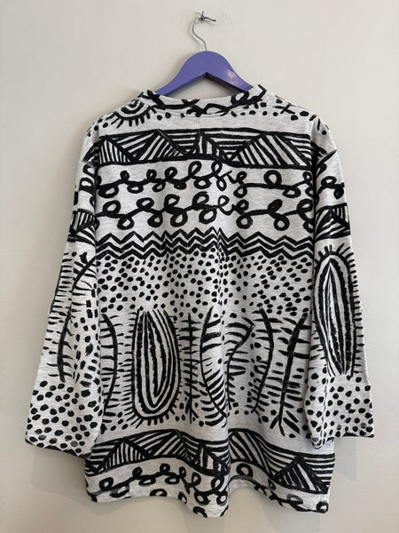 Patterned crayon sweater - Size Large