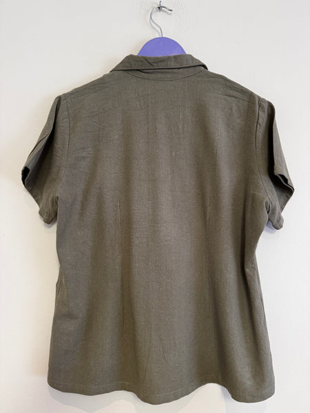 Khaki button top - Size Large