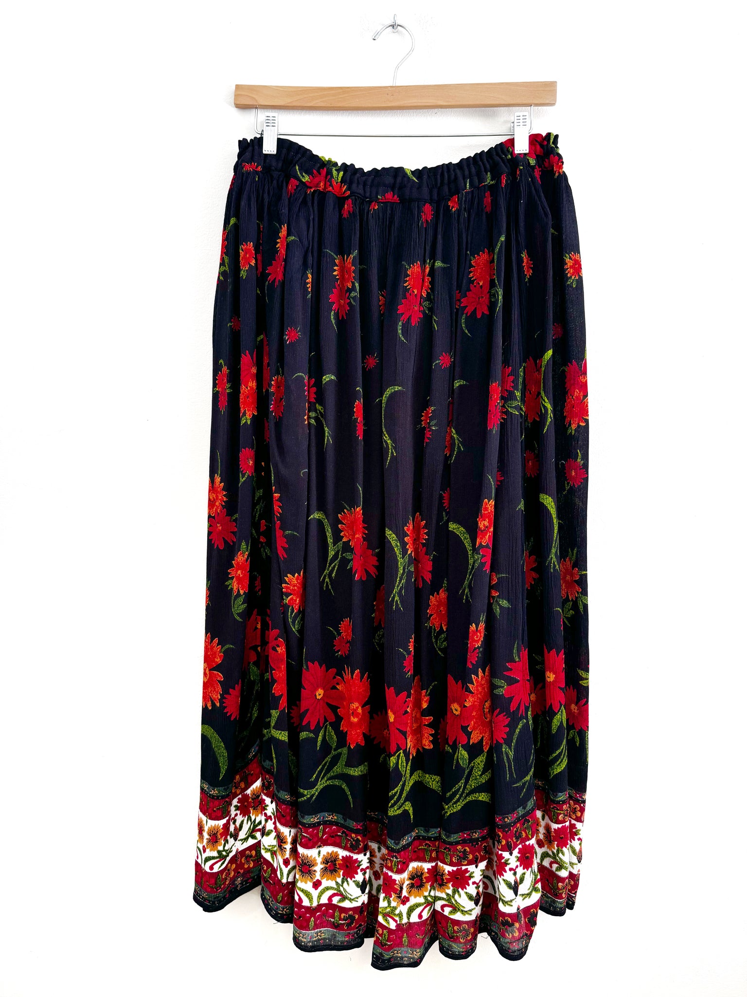 Black floral skirt - Size XXL