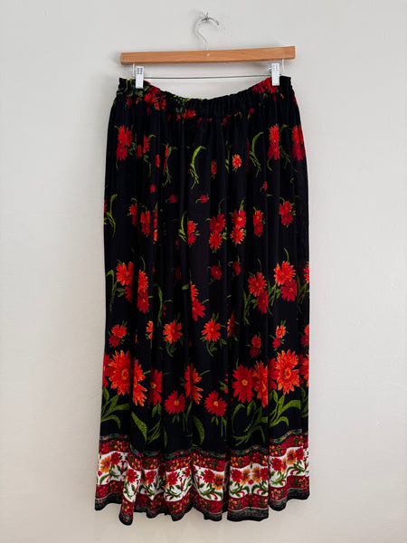 Black floral skirt - Size XXL