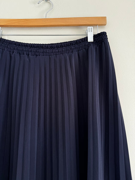 Navy pleat skirt - Size 48