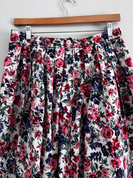 Rose button skirt - Size Large