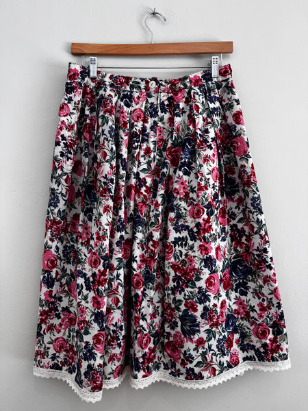 Rose button skirt - Size Large