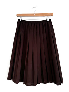 Chocolate pleat skirt - Size 34