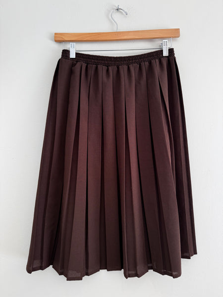 Chocolate pleat skirt - Size 34