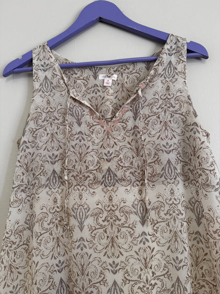 Taupe beige dress - Size Medium